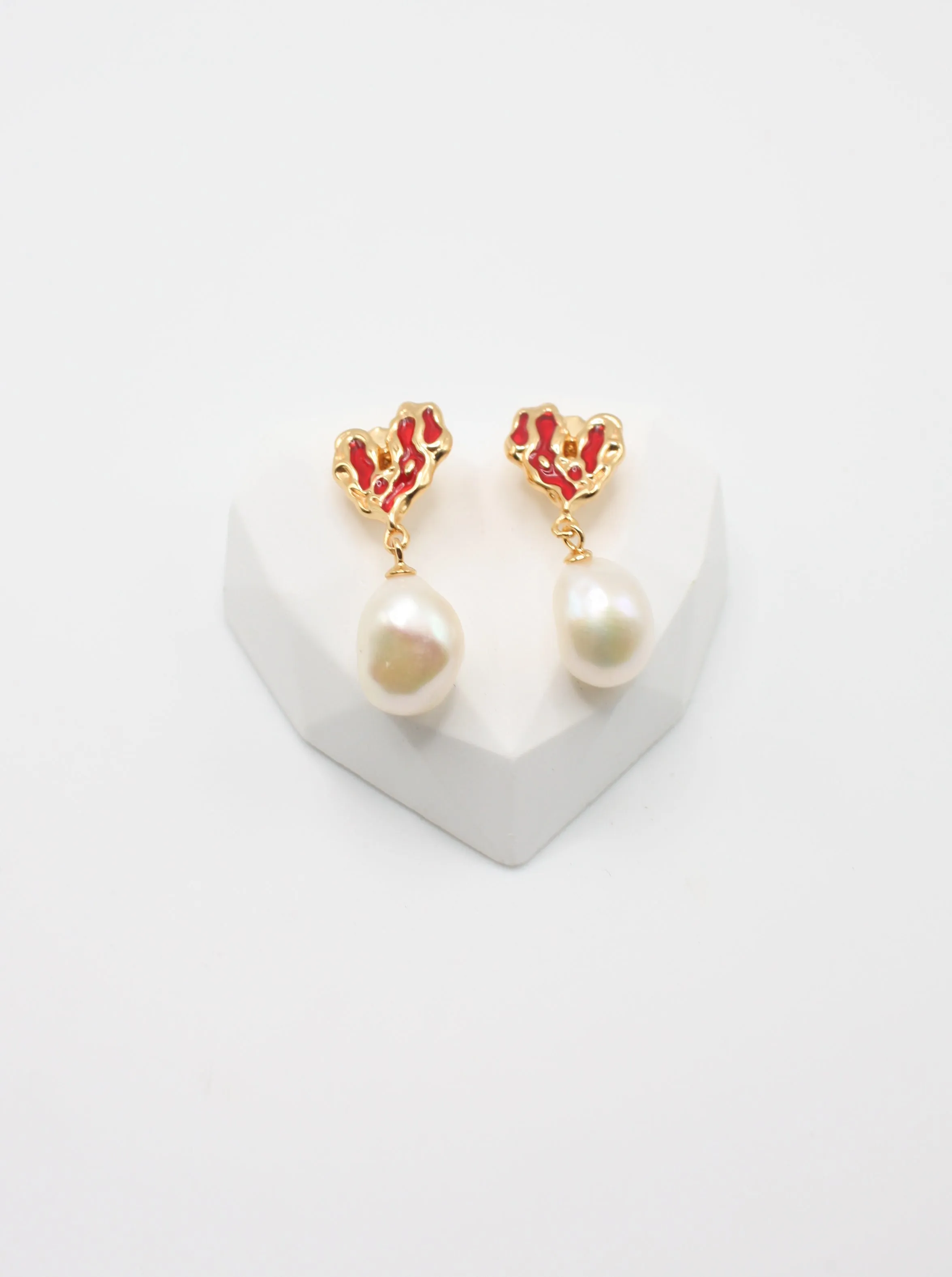 Crimson Kiss Pearl Earrings