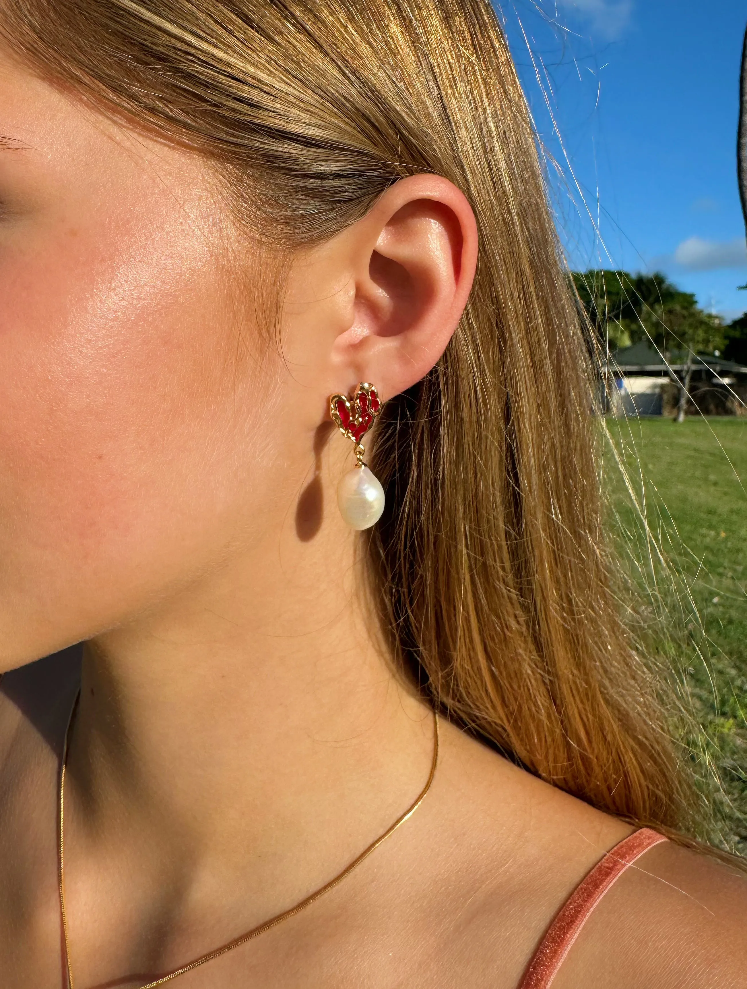 Crimson Kiss Pearl Earrings