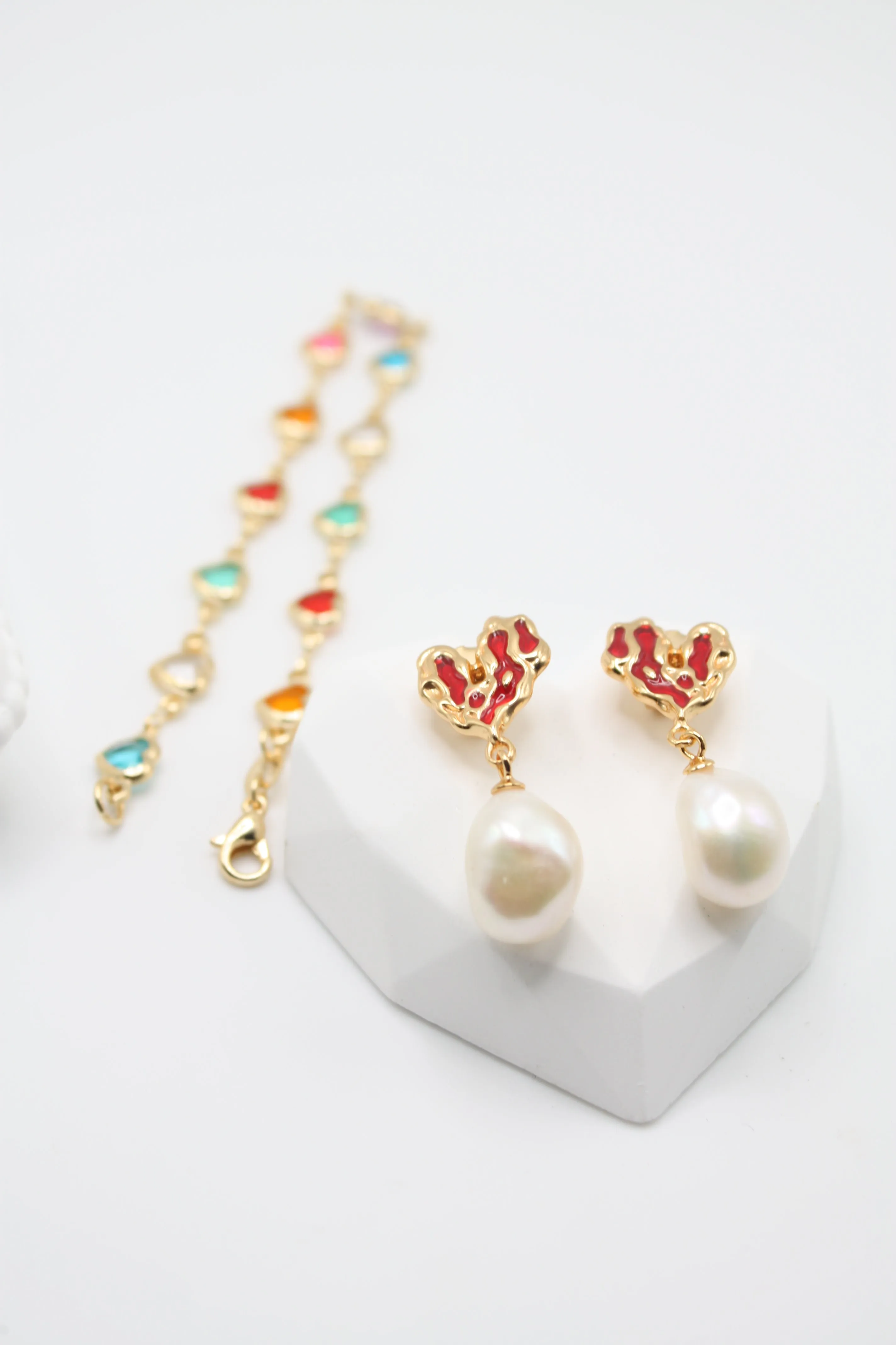 Crimson Kiss Pearl Earrings