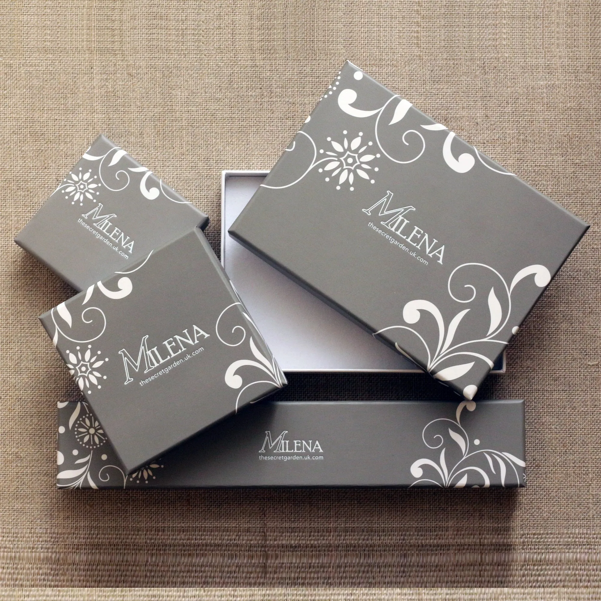 MILENA Elegant Necklace Onyx and Silver